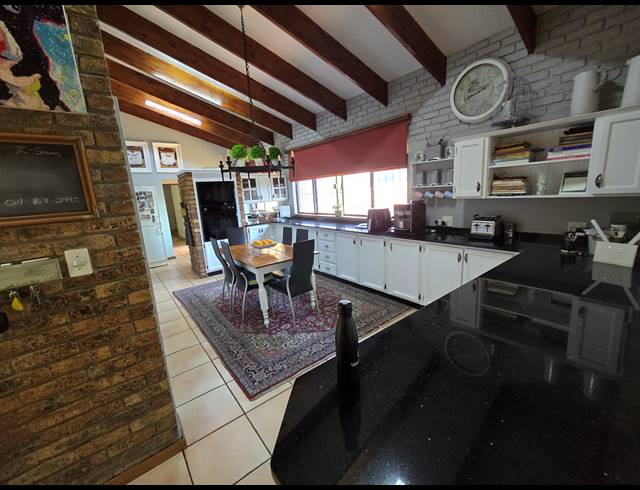 3 BEDROOM FREEHOLD FOR SALE IN GLENVISTA